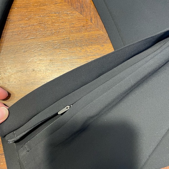 Woman’s size 6 athleta black METROPOLIS STRAIGHT LEG PANT - Picture 6 of 6